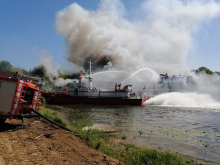 В Нижегородской области горит трехпалубный теплоход «Святая Русь»