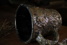 Британец использовал чашу, сделанную 4 тыс. лет назад, в качестве подставки под зубные щетки
