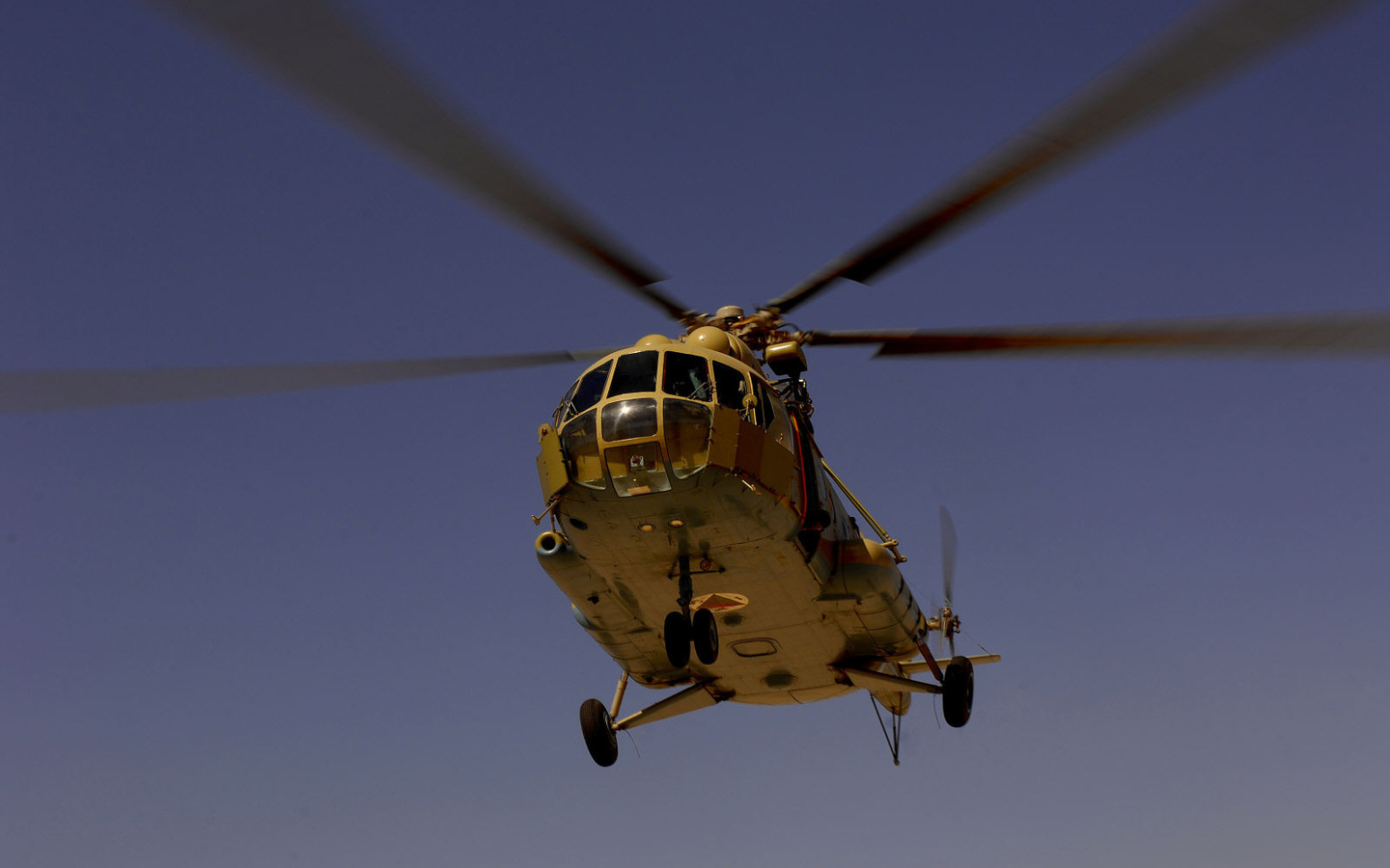 В Томской области возбуждено уголовное дело по факту жесткой посадки вертолета МИ-8