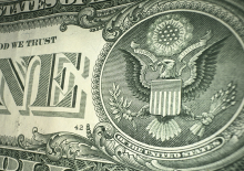 США живут в кредит, Россия — по средствам