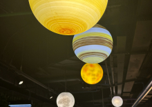 Попасть в космонавты становится легче?