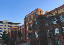 Американские школы всё чаще запрещают телефоны: опыт образования без смартфонов