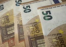 Протесты во Франции усиливают давление на рынки и евро