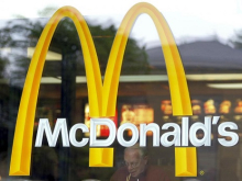  Из-за куска пластика в кофе, купленном в McDonald's, японка получила травмы