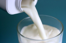 Россия ограничила поставки белорусской молочной продукции