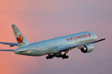Пассажиры самолета Air Canada, попавшего в зону турбулентности, доставлены в больницу