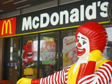 McDonald’s начал доставлять еду по Москве