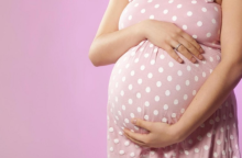 Ученые: рождение девочек связано с низким давлением у матери