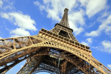 Фрагмент лестницы Эйфелевой башни продали за полмиллиона евро