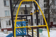  В Москве госпитализировали ребенка после падения на игровой площадке