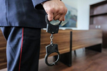 Суд вынес приговор двоим полицейским, обокравшим пенсионерку на юго-западе Москвы
