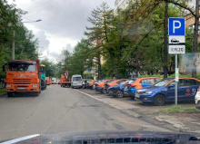 В Москве разбитые каршеринговые автомобили заняли парковки рядом с жилыми домами
