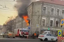 На Бауманской горит административное здание