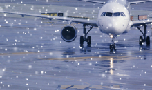 Аэропорт «Внуково» сообщил о работе в штатном режиме, несмотря на снегопад