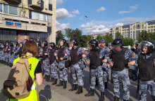 На митинге за честные выборы задержан кандидат в Мосгордуму Сергей Цукасов