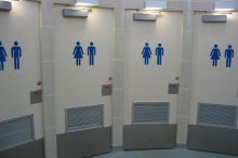В Госдуме предлагают обязать уличных дебоширов чистить общественные туалеты
