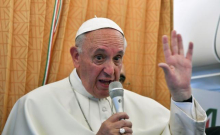 Папа римский призвал церковь попросить прощения у геев за прошлое
