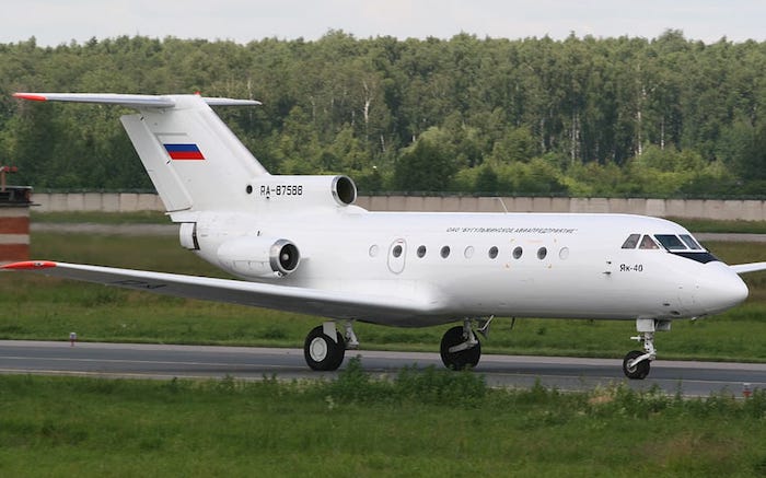 В Якутии пассажирский самолет выкатился за пределы ВПП
