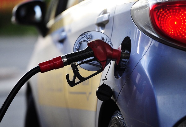 Депутат Госдумы от ЛДПР предложил поднять цены на бензин