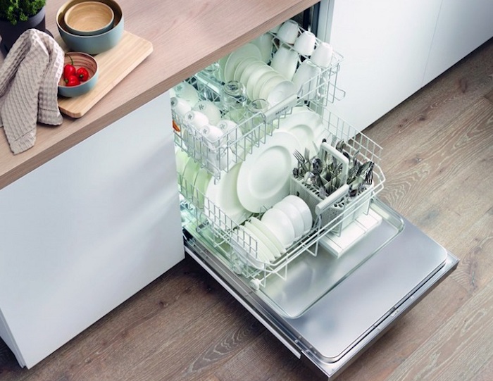 Управлять новой посудомоечной машиной компании Xiaomi можно с помощью мобильного приложения