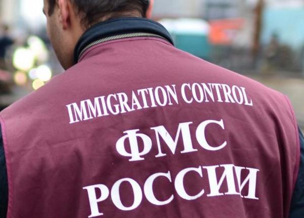 В Москве задержаны трое сотрудников ФМС за получение взяток