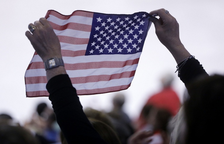 Gallup: рекордное число американцев хотят покинуть США навсегда