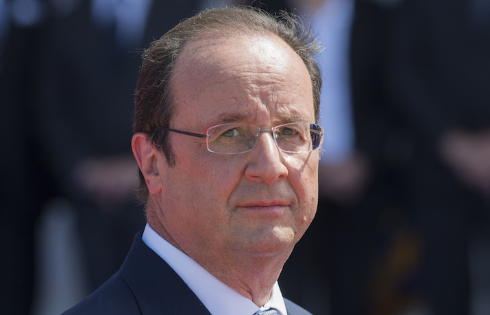 Олланд объявил во Франции чрезвычайное экономическое положение