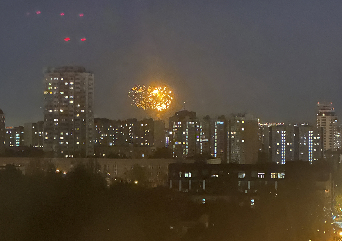 В московском МЧС рассказали, чем опасны брошенные петарды