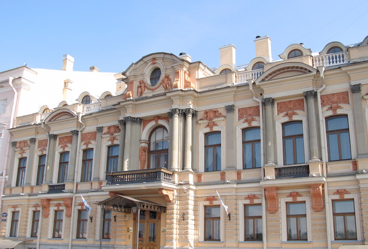 Покупателей автомобилей и квартир в Петербурге освободят от налогов 