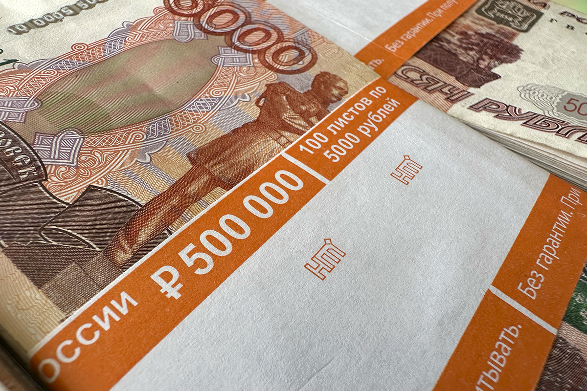 Более 3 млн руб. заплатят упавшей на разлитом масле покупателю «Золотого яблока»