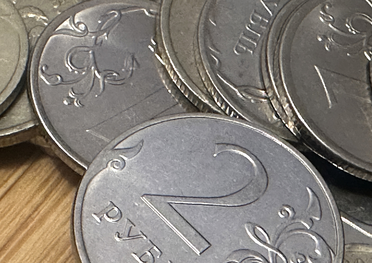 Резкого ослабления рубля в ближайшее время не ожидается