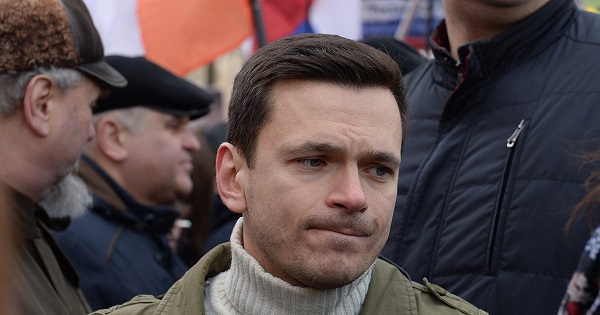 Бывшие коллеги Ильи Яшина сомневаются в его возможностях собрать нужное количество подписей для участия в предстоящих выборах мэра Москвы