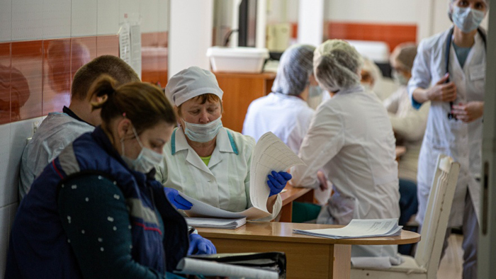 Александр Евсин: «Врачи, фельдшеры и медсестры должны получать нормальную зарплату всегда»