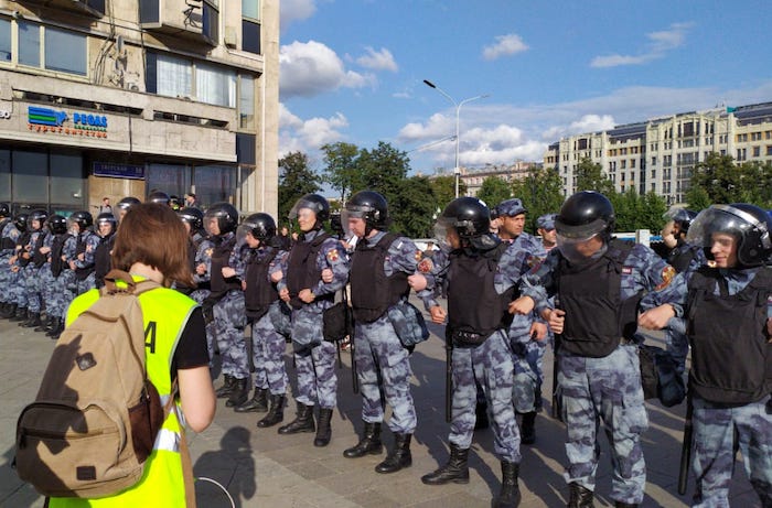 На митинге за честные выборы задержан кандидат в Мосгордуму Сергей Цукасов
