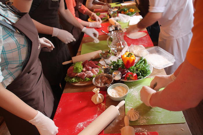 Московским школьникам на мастер-классах рассказали о правильном приготовлении блюд