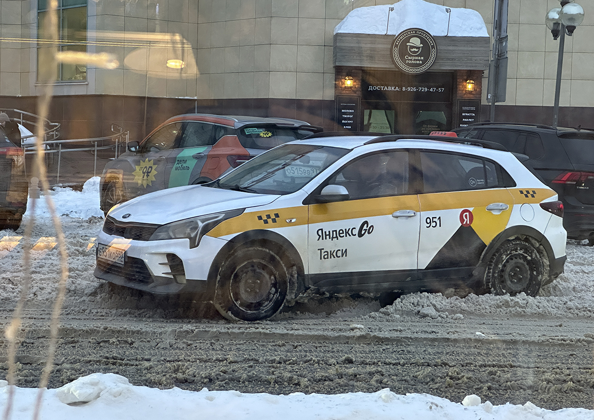 В Госдуме призвали разделить рынок такси на профессионалов и «частников»