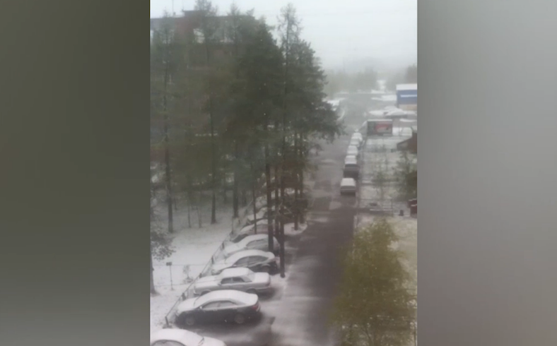 В первый день лета в нескольких городах России выпал снег