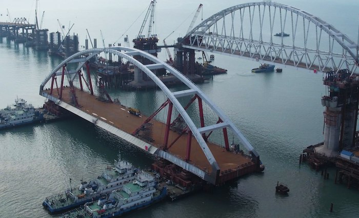 «Маразм крепчал»: Украина и США затеяли «дикие пляски» вокруг Крымского моста