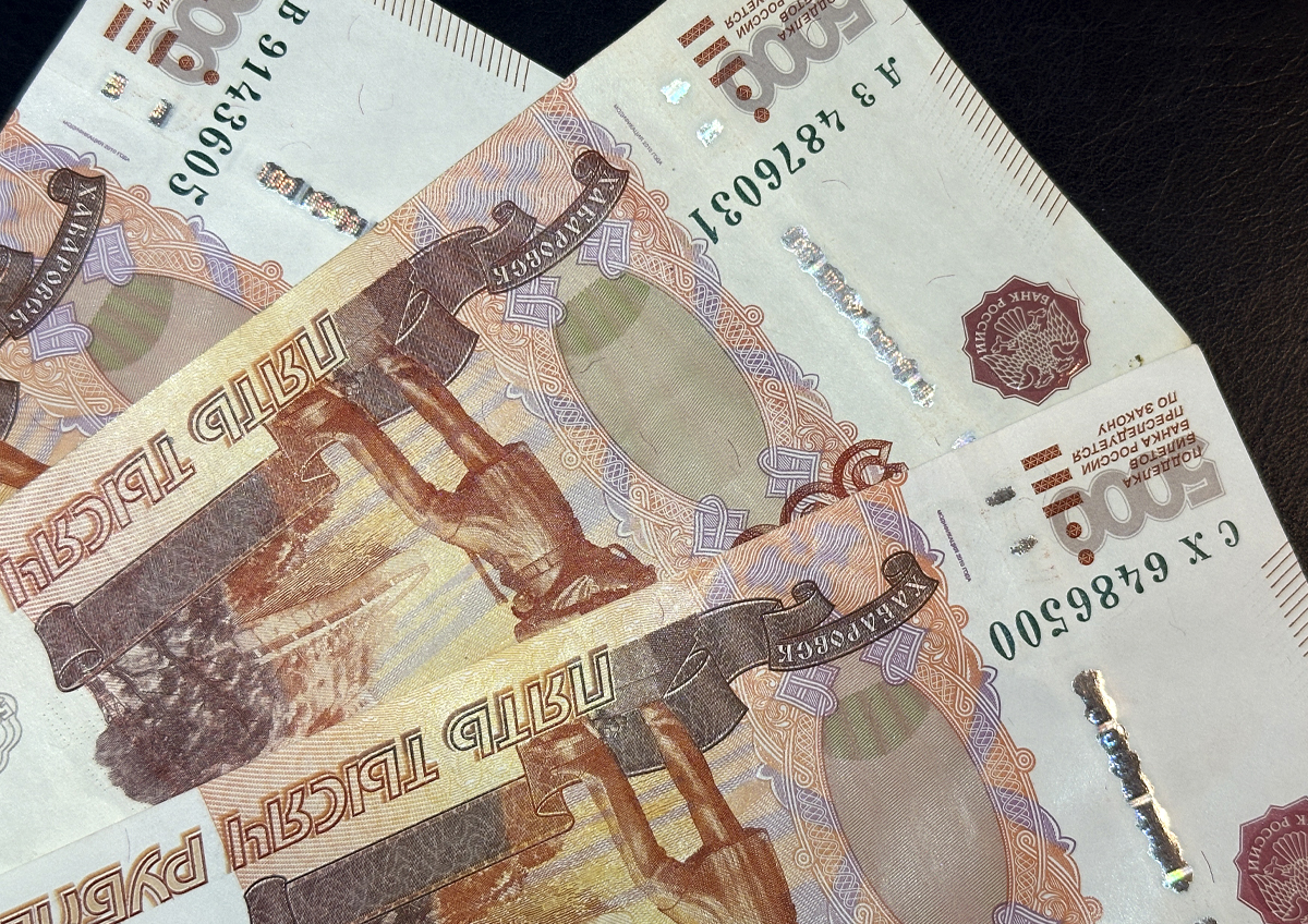 Высокие ставки по депозитам продолжают создавать конкуренцию акциям