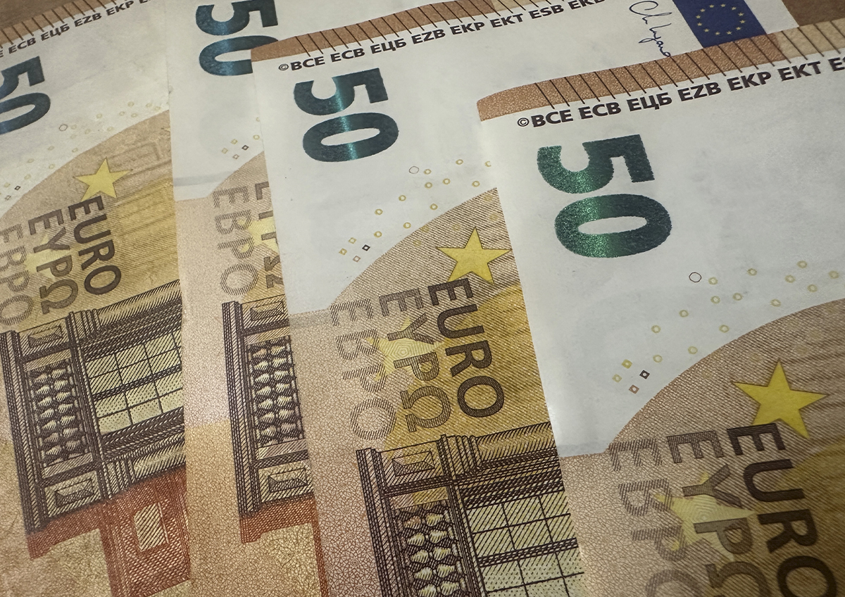 Протесты во Франции усиливают давление на рынки и евро